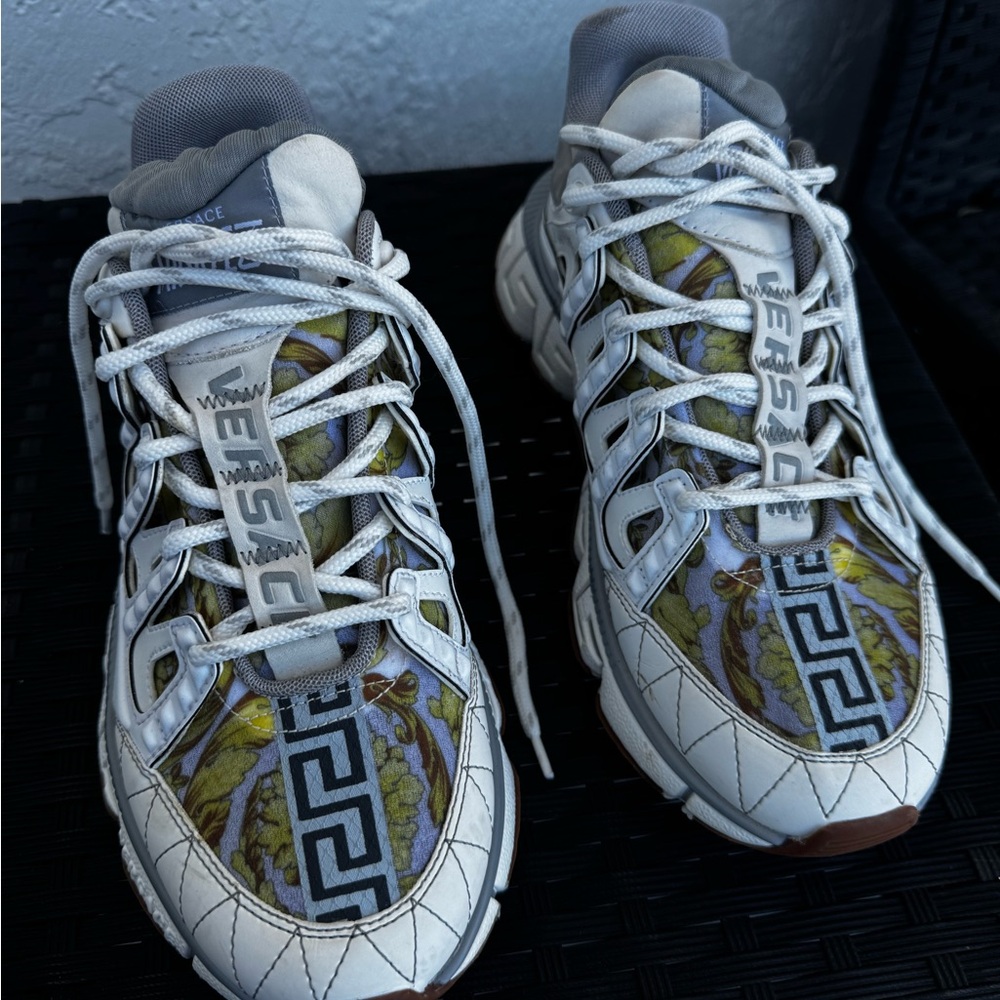 Versace Trigreca Sneakers white and Gold